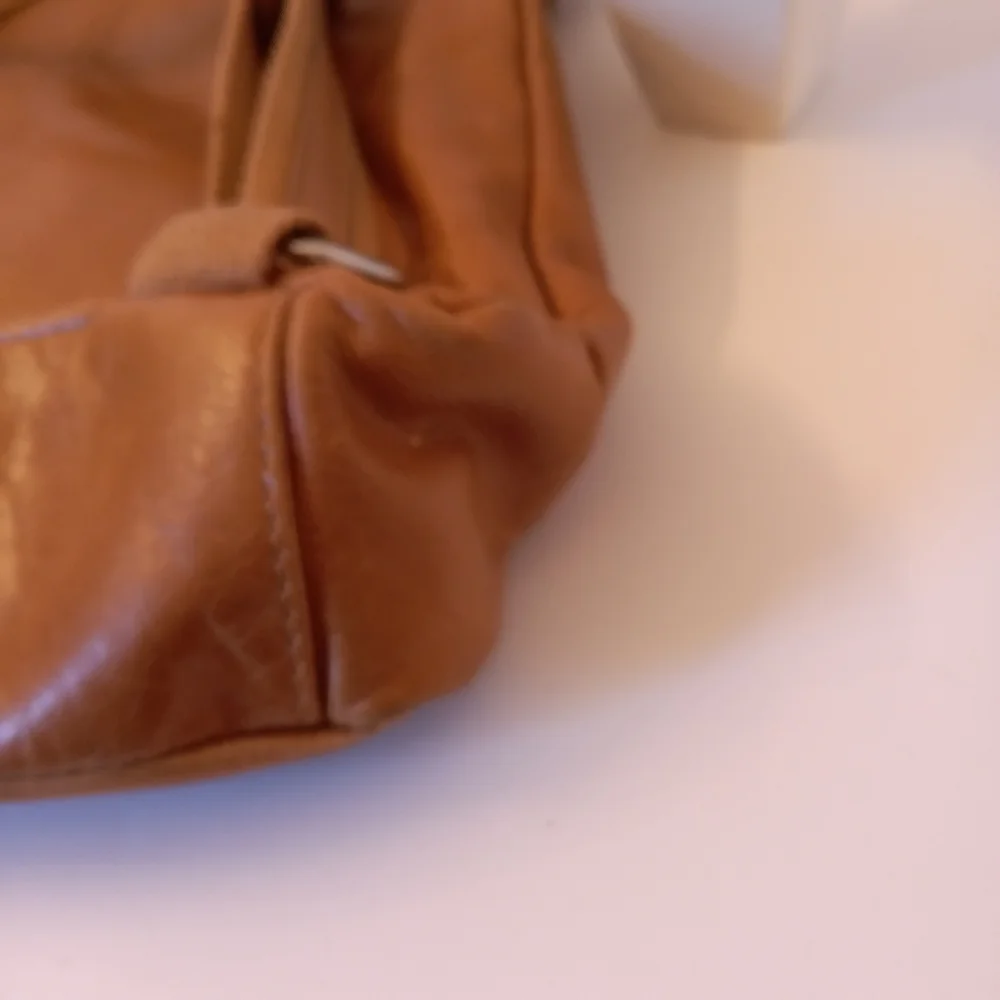 Leather Crossbody Bag in Tan - Stylish Everyday Carry
